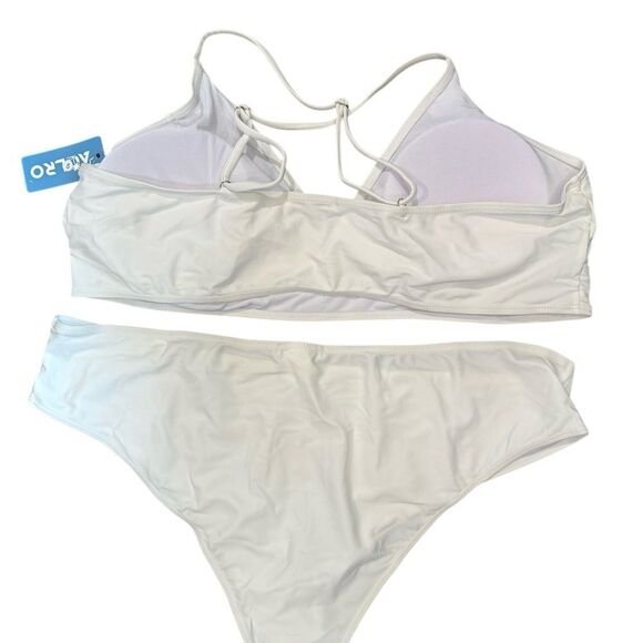 Aolro Elegant White Bikini Set - Picture 3 of 8